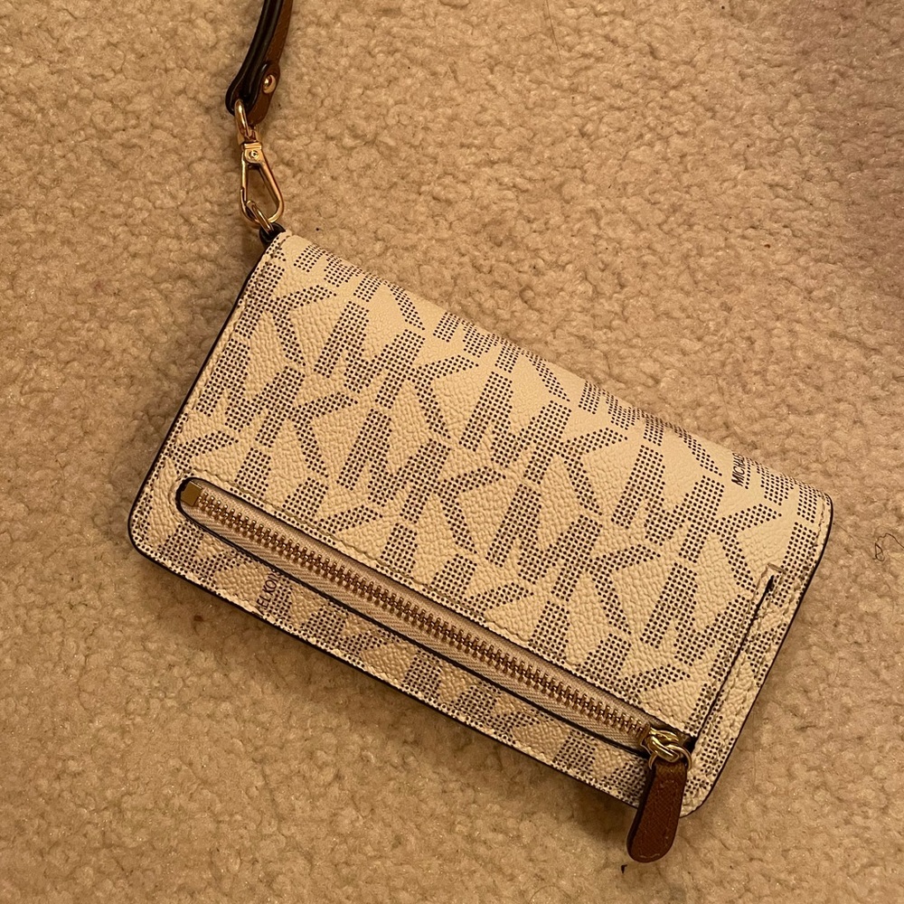 Michael Kors wristlet